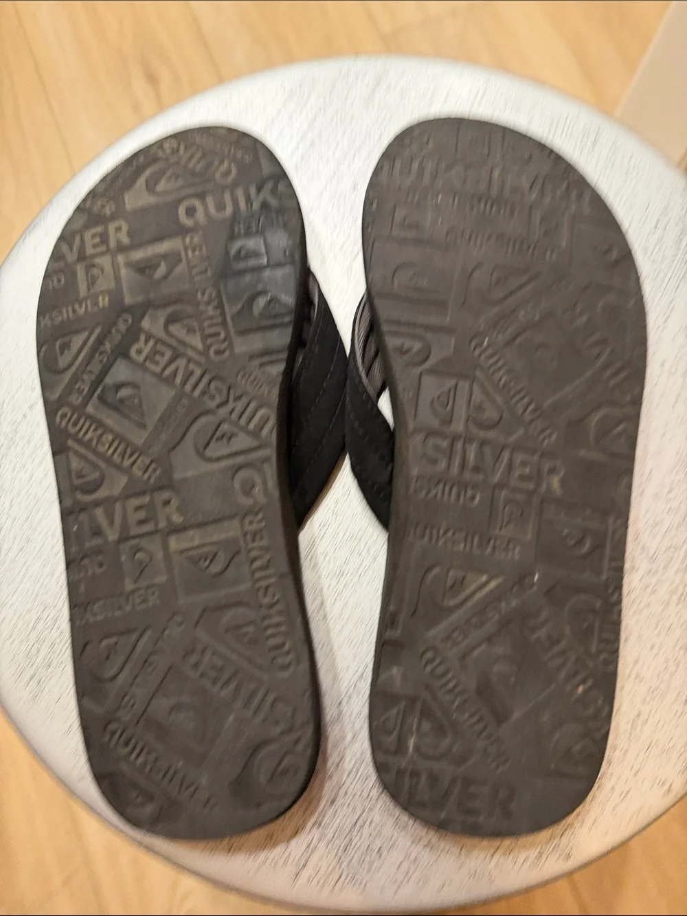 Quiksilver Black and Gray Men's Flip-Flops